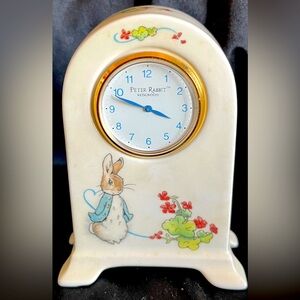 1993 Wedgwood Peter Rabbit Clock. Made in England. 4” tall